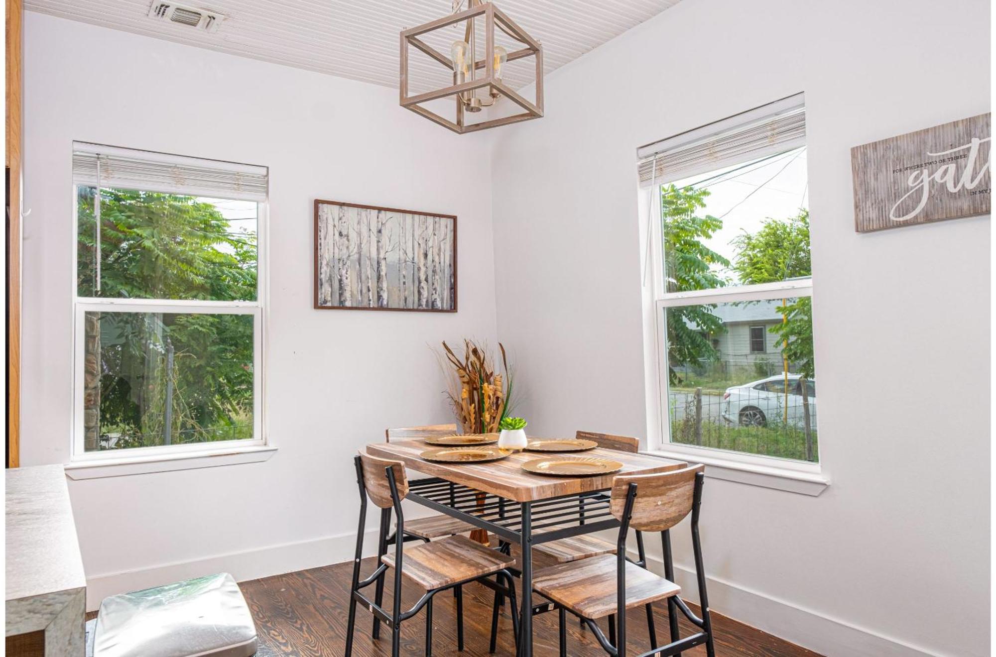 Cozy And Gorgeous 2br1ba Near Amazing Downtown * San Antonio